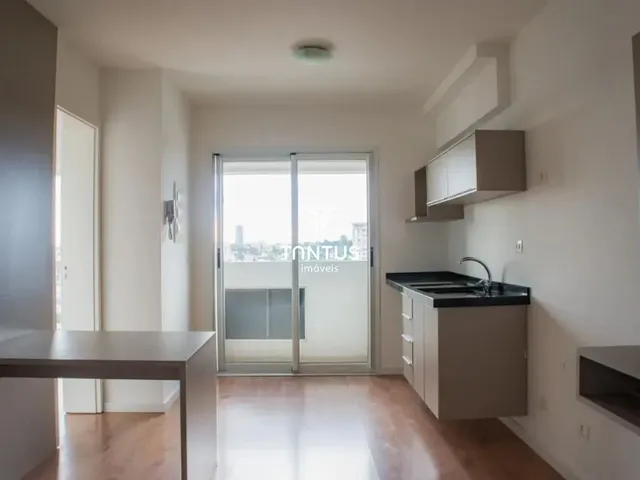 Outro 1 quarto e 1 banheiro, para alugar, no bairro Centro Cívico em Curitiba