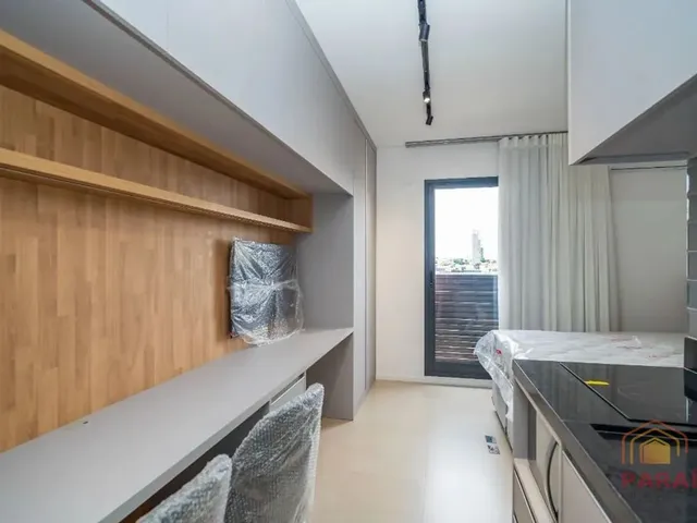 Outro 1 quarto e 1 banheiro, para alugar, no bairro Centro em Curitiba