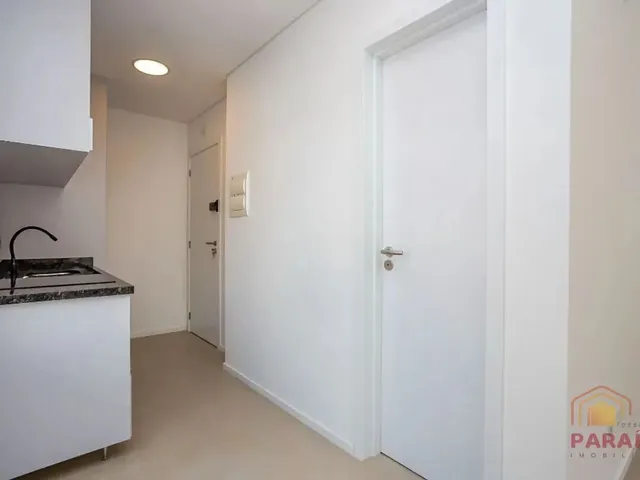 Outro 1 quarto e 1 banheiro, para alugar, no bairro Centro em Curitiba