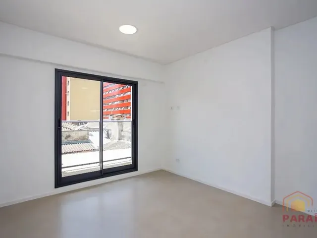Outro 1 quarto e 1 banheiro, para alugar, no bairro Centro em Curitiba