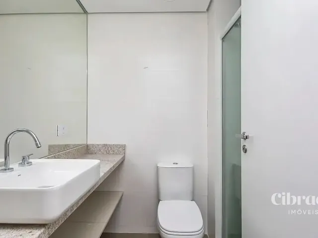 Outro 1 quarto e 1 banheiro, para alugar, no bairro Centro Cívico em Curitiba