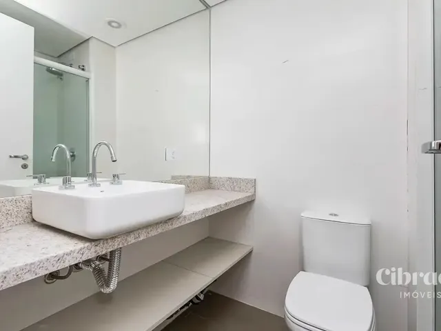 Outro 1 quarto e 1 banheiro, para alugar, no bairro Centro Cívico em Curitiba