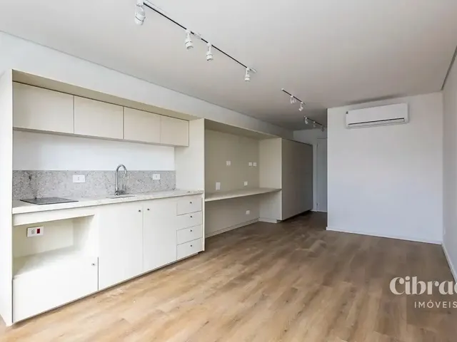 Outro 1 quarto e 1 banheiro, para alugar, no bairro Centro Cívico em Curitiba