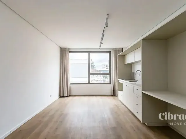 Outro 1 quarto e 1 banheiro, para alugar, no bairro Centro Cívico em Curitiba