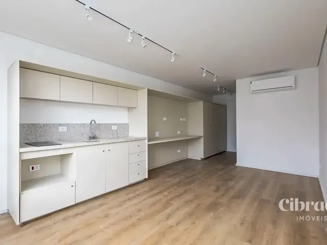 Outro 1 quarto e 1 banheiro, para alugar, no bairro Centro Cívico em Curitiba