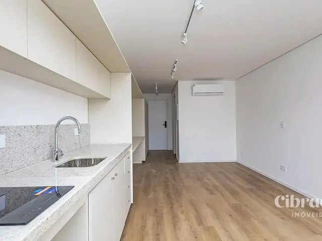 Outro 1 quarto e 1 banheiro, para alugar, no bairro Centro Cívico em Curitiba