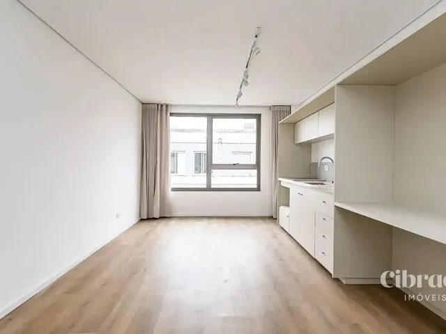Outro 1 quarto e 1 banheiro, para alugar, no bairro Centro Cívico em Curitiba
