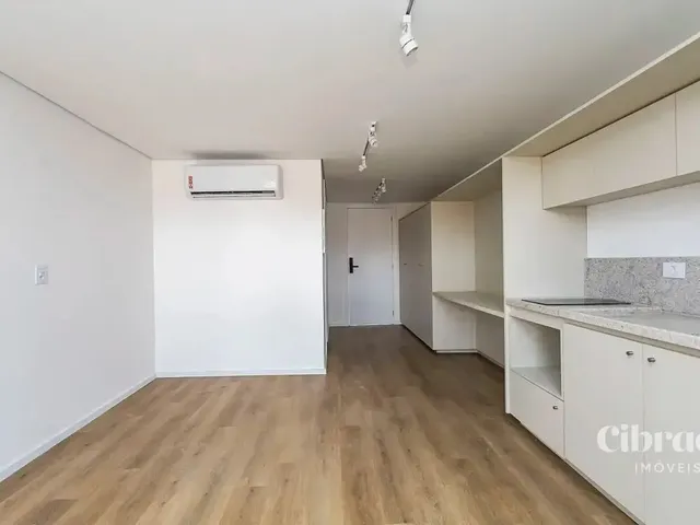 Outro 1 quarto e 1 banheiro, para alugar, no bairro Centro Cívico em Curitiba
