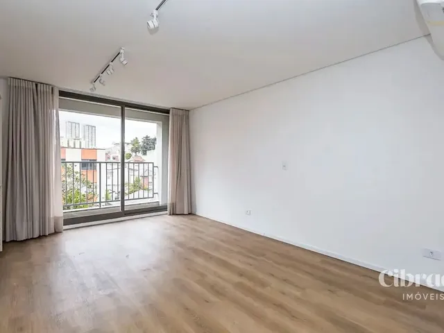 Outro 1 quarto e 1 banheiro, para alugar, no bairro Centro Cívico em Curitiba