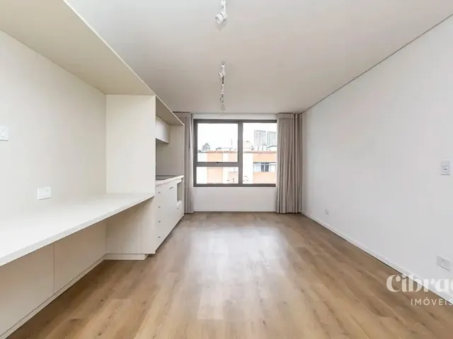 Outro 1 quarto e 1 banheiro, para alugar, no bairro Centro Cívico em Curitiba
