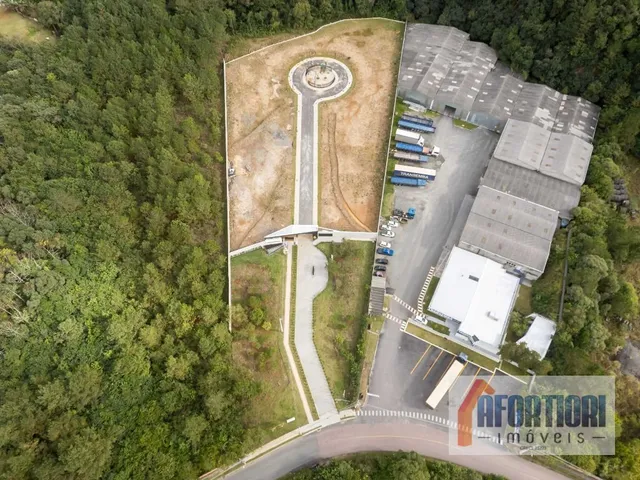 Terreno com 546m², à venda, no bairro Cascatinha em Curitiba