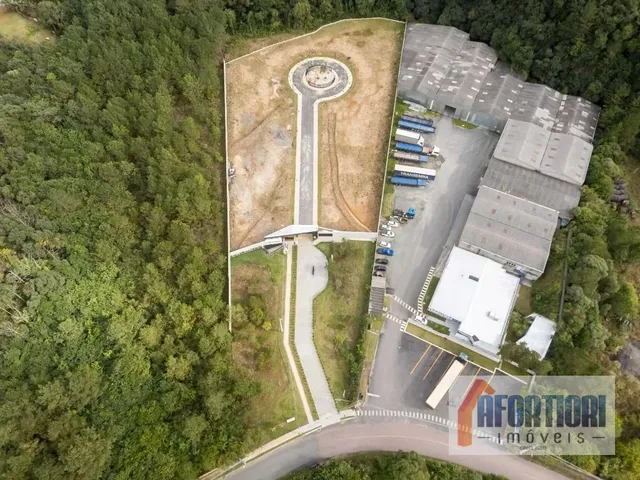 Terreno com 334m², à venda, no bairro Cascatinha em Curitiba