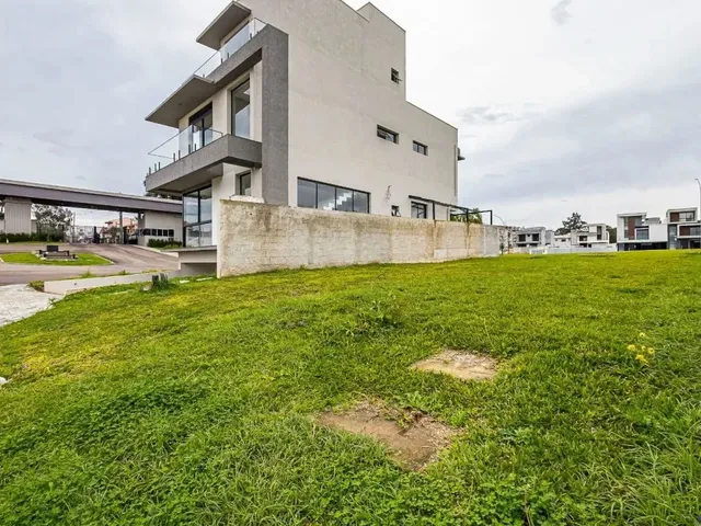 Terreno à venda, no bairro Xaxim em Curitiba