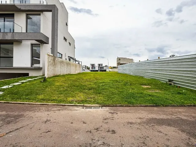 Terreno à venda, no bairro Xaxim em Curitiba