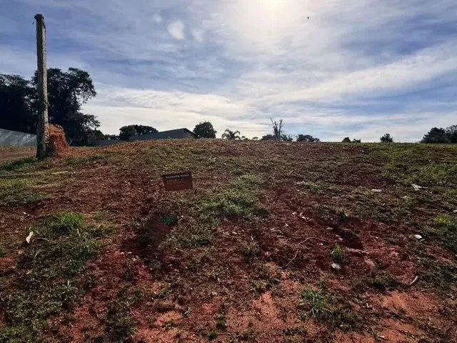 Terreno à venda, no bairro Butiatuvinha em Curitiba
