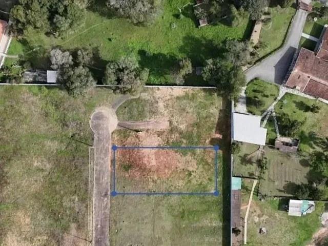 Terreno à venda, no bairro Butiatuvinha em Curitiba