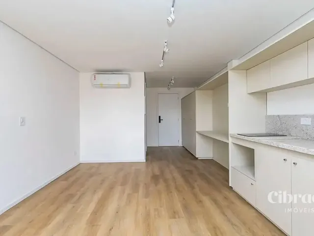 Outro 1 quarto e 1 banheiro, para alugar, no bairro Centro Cívico em Curitiba