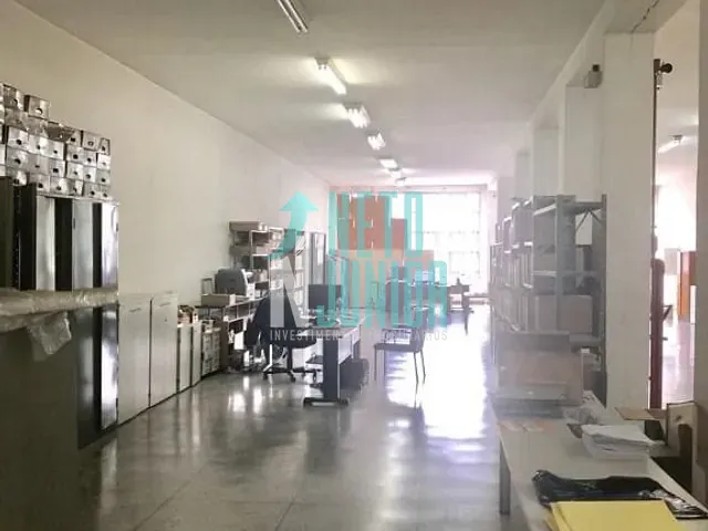 Loja com 900m², para alugar, no bairro Pari em São Paulo