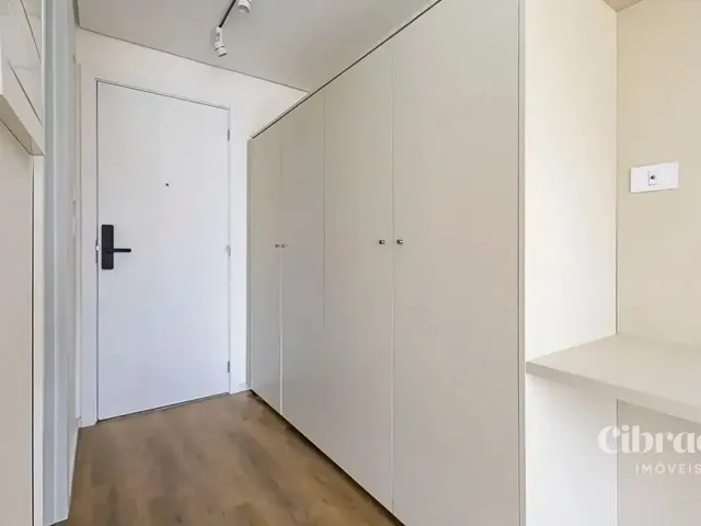 Outro 1 quarto e 1 banheiro, para alugar, no bairro Centro Cívico em Curitiba