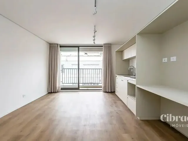 Outro 1 quarto e 1 banheiro, para alugar, no bairro Centro Cívico em Curitiba