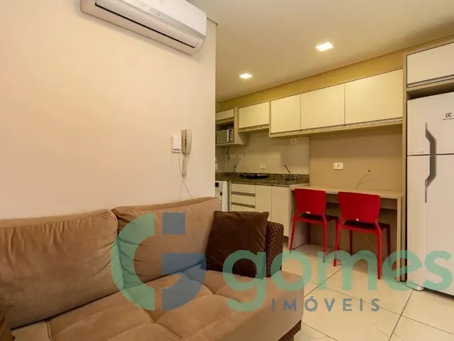 Outro 1 quarto e 1 banheiro, para alugar, no bairro Centro em Curitiba
