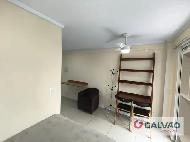 Outro 1 quarto e 1 banheiro, para alugar, no bairro Cristo Rei em Curitiba