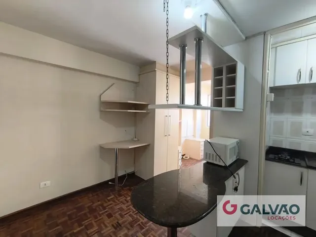 Outro 1 quarto e 1 banheiro, para alugar, no bairro Centro em Curitiba