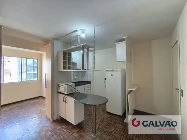 Outro 1 quarto e 1 banheiro, para alugar, no bairro Centro em Curitiba