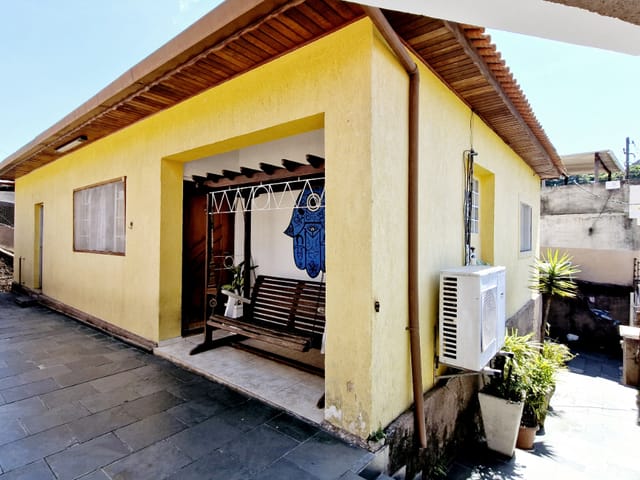 Foto do Casa - Casa tipo para venda em Horto Florestal com 3 quartos, 214m² | Lares e Andares Imóveis