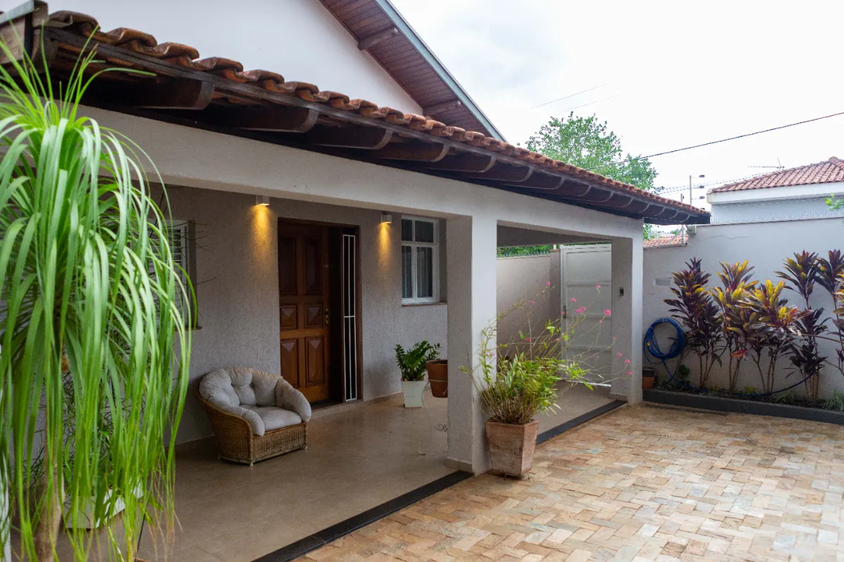 Casa de vila para venda em Aparecida com 3 quartos, sendo 1 suíte, 220m²