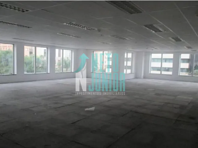 Laje com 935m², para alugar, no bairro Chácara Santo Antônio em São Paulo