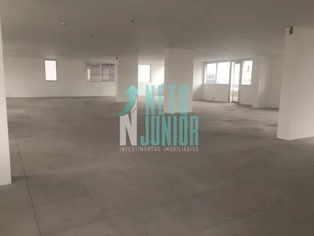 Laje com 400m², para alugar, no bairro Pinheiros em São Paulo