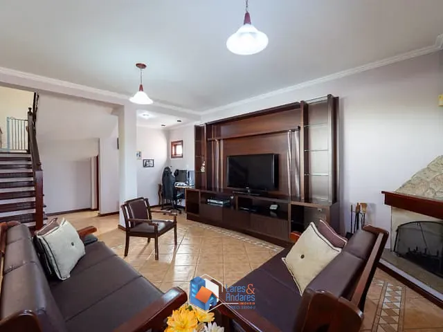 Outro com 1350m² 4 quartos e 5 banheiros, à venda, no bairro Loteamento Vale Azul I em Jundiaí