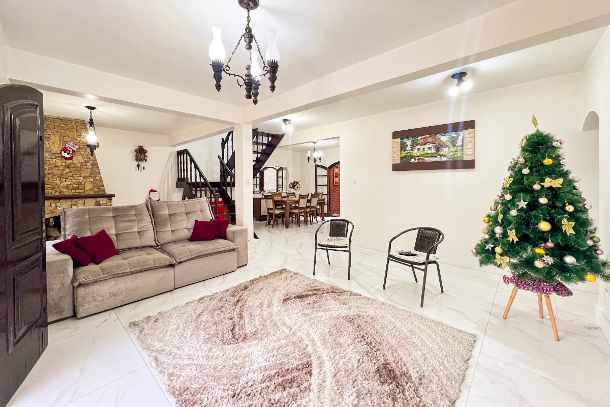 Casa de vila para venda em Centro com 3 quartos, sendo 1 suíte, 270m²