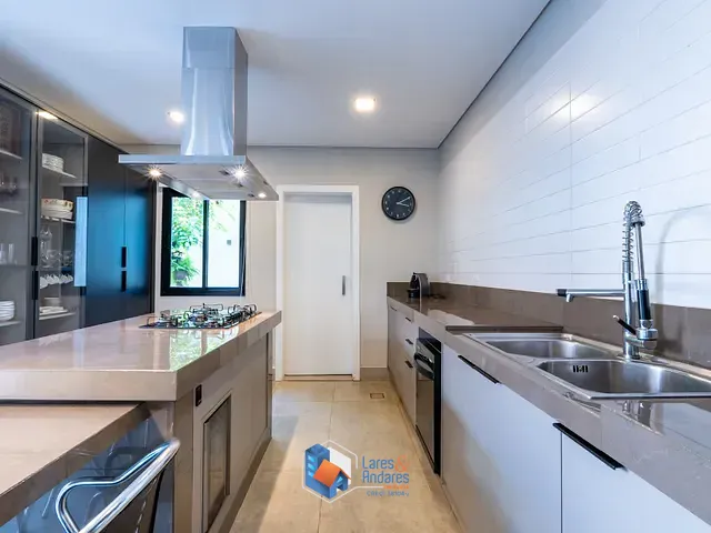 Outro com 240m² 3 quartos e 4 banheiros, à venda, no bairro Brooklin em São Paulo