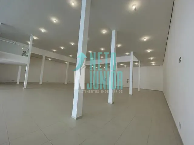 Galpão com 800m², para alugar, no bairro Moema em São Paulo
