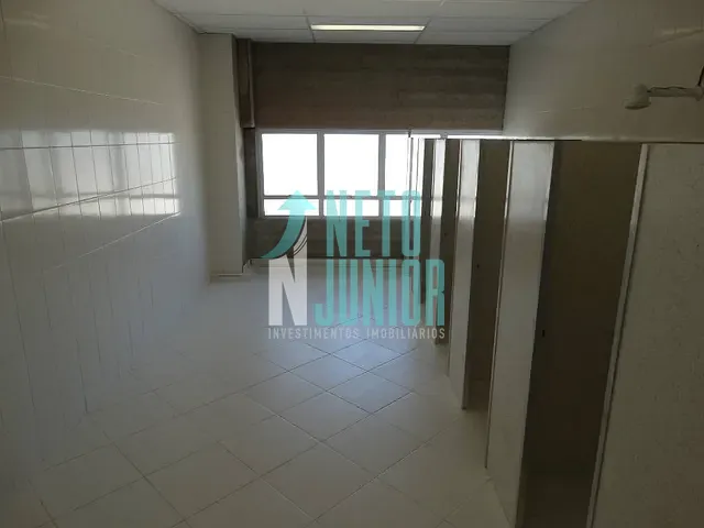 Galpão com 1077m², para alugar, no bairro Jardim Mutinga em Barueri