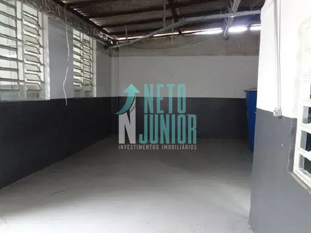Galpão com 670m², para alugar, no bairro Capela do Socorro em São Paulo