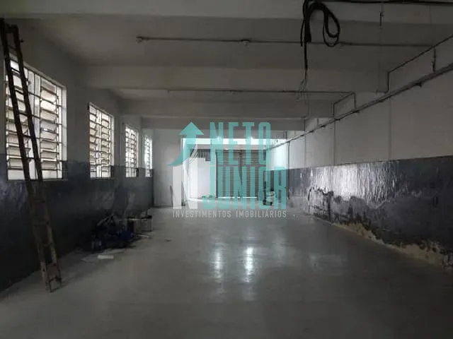 Galpão com 670m², para alugar, no bairro Capela do Socorro em São Paulo