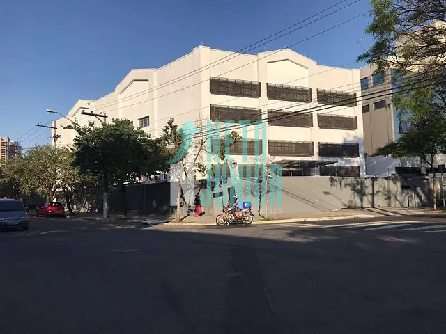 Galpão com 2300m², para alugar, no bairro Várzea da Barra Funda em São Paulo