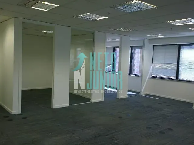 Conjunto com 300m², para alugar, no bairro Vila Nova Conceição em São Paulo