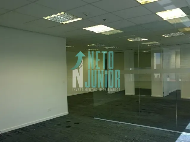 Conjunto com 300m², para alugar, no bairro Vila Nova Conceição em São Paulo