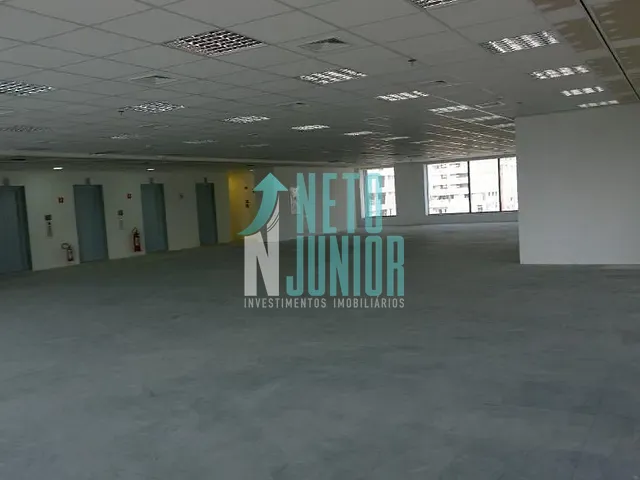 Conjunto com 557m², para alugar, no bairro Itaim Bibi em São Paulo