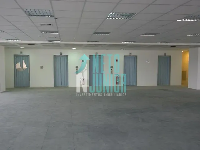 Conjunto com 557m², para alugar, no bairro Itaim Bibi em São Paulo