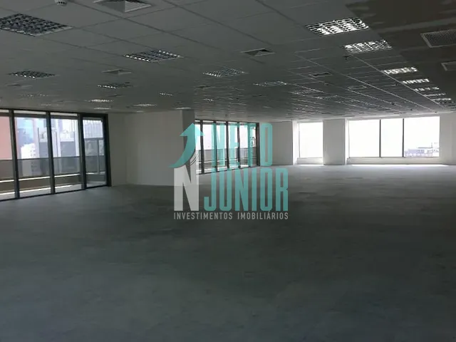 Conjunto com 557m², para alugar, no bairro Itaim Bibi em São Paulo