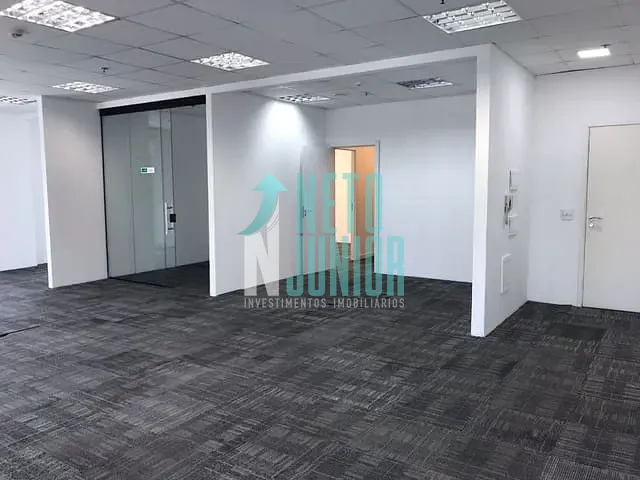 Conjunto com 160m², para alugar, no bairro Chácara Santo Antônio em São Paulo