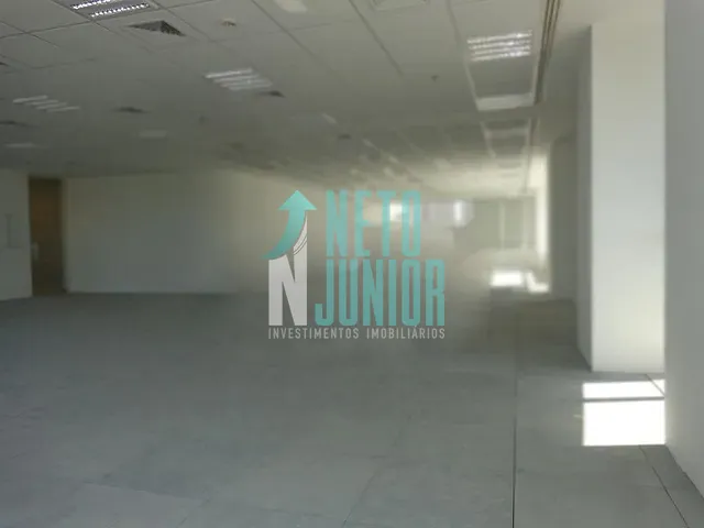 Sala com 260m², para alugar, no bairro Brooklin em São Paulo