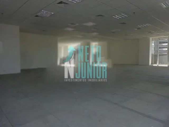 Sala com 260m², para alugar, no bairro Brooklin em São Paulo