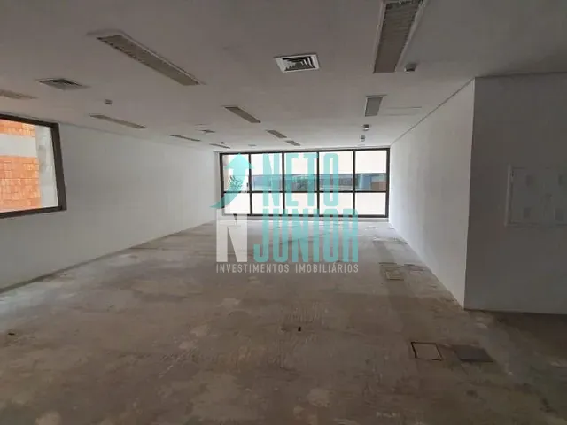Sala com 251m², para alugar, no bairro Vila Olímpia em São Paulo