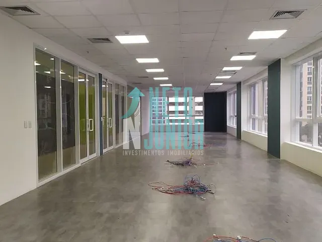 Conjunto com 136m², para alugar, no bairro Indianópolis em São Paulo